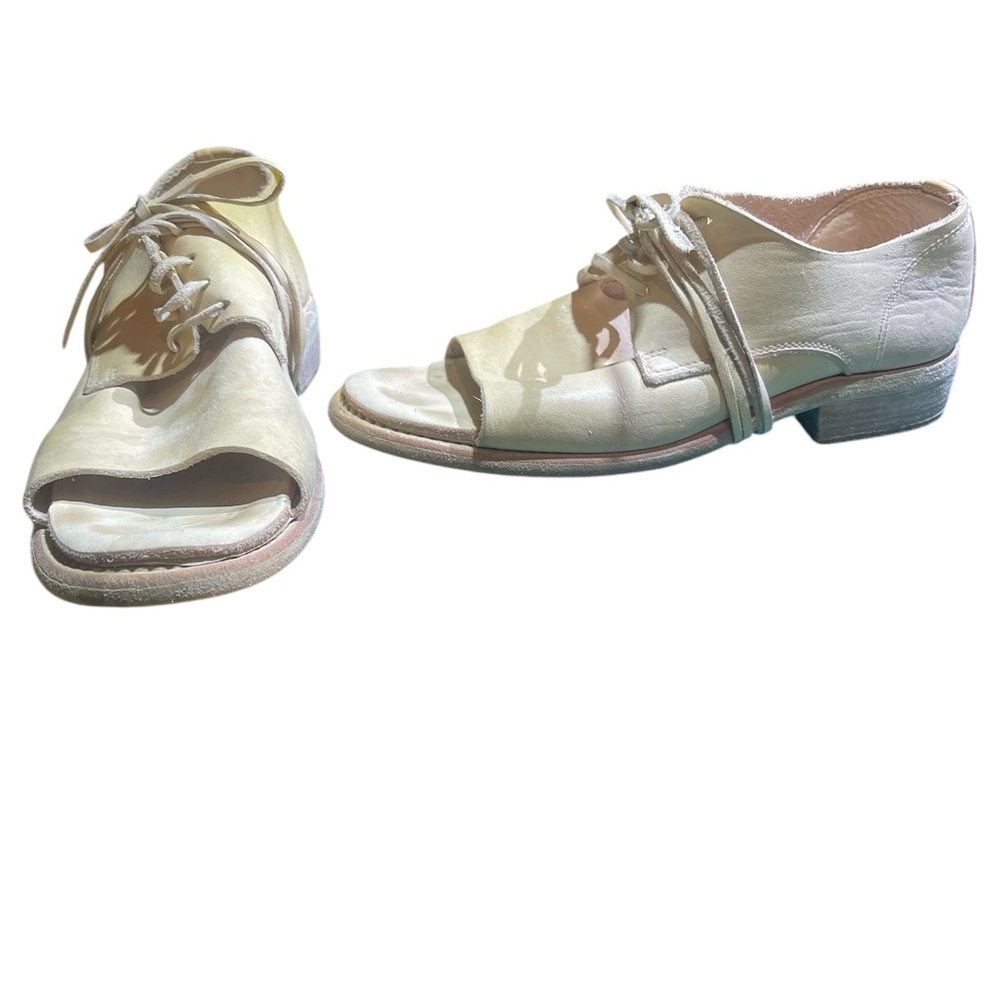 Cream Shoes with Elegant Design